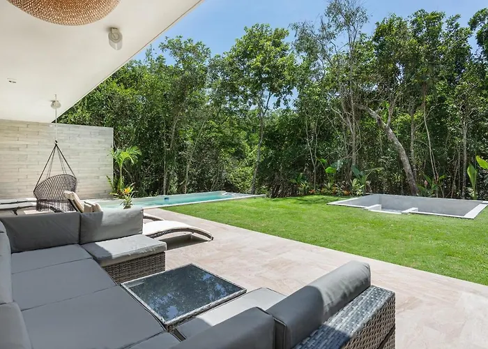 Yaax Jungle Oasis Beachclub Access Included *
